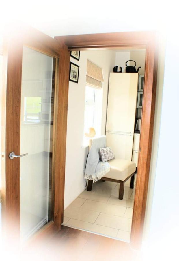 Cozy & Remote Hideaway Gintys Cottage Ross Port Dış mekan fotoğraf